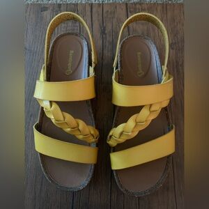 Women's Sandals Size 7 Baretraps Mellow Yellow Happy W/ Box